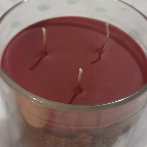 NEW! AROMASCAPE SEASON'S GREETINGS 3 WICK CANDLE - Picture 2 of 7